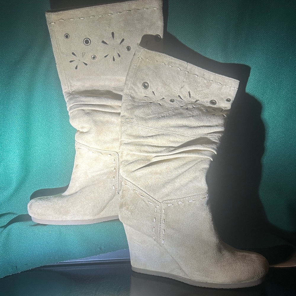 Liz Claiborne Tan Suede Wedge Boots
